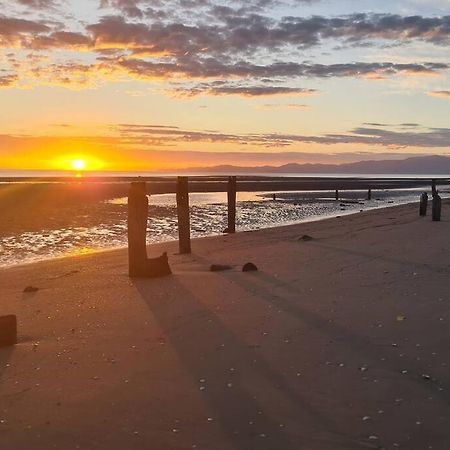 Beachfront Escape Collingwood Buitenkant foto